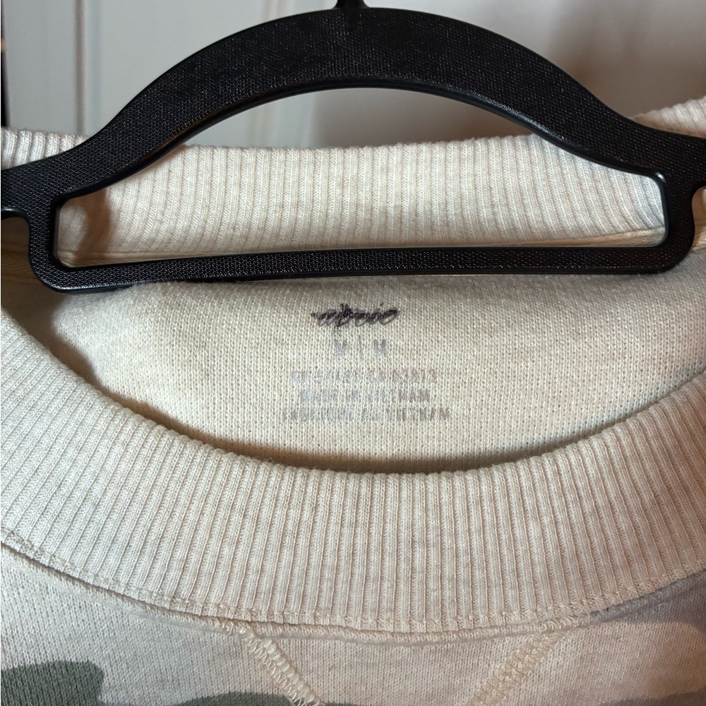 SOLD Aerie | Oversized Desert Green Camo Sweatshirt Size Medium - Picture 4 of 8